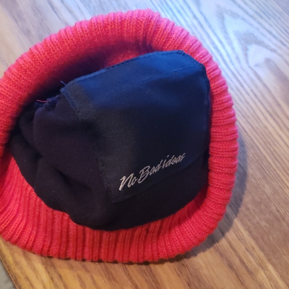 STATE KNIT (RED) - Picture 3 of 3